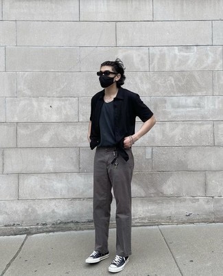 С чем носить черные солнцезащитные очки мужчине