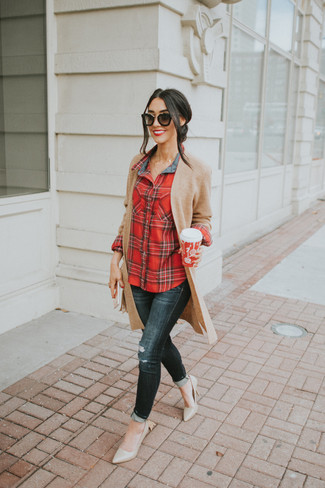 С чем носить черные солнцезащитные очки женщине