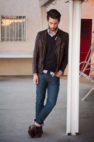 Какие косухи носить с черным трикотажным жилетом мужчине