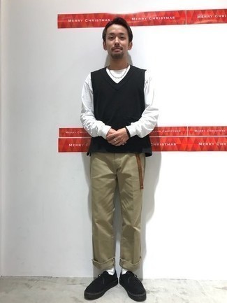 С чем носить черный трикотажный жилет мужчине