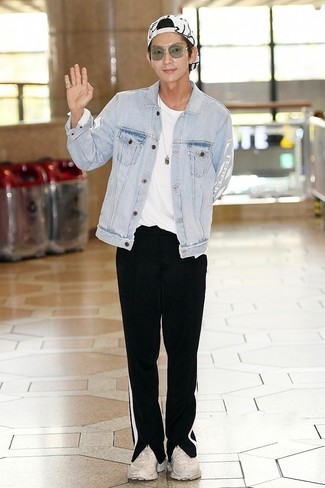 Какие джинсовые куртки носить с черными спортивными штанами мужчине