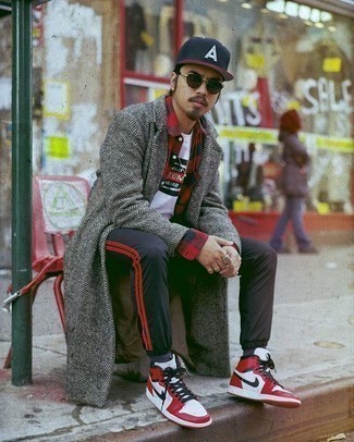 Какие длинные пальто носить с черными спортивными штанами