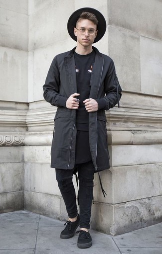 Как носить черный свитшот с черным дождевиком мужчине