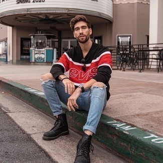 Какие повседневные ботинки носить с черным свитшотем мужчине