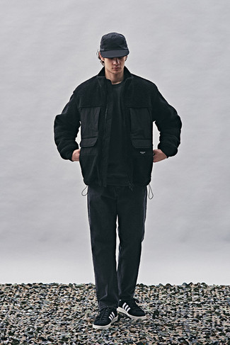 С чем носить черный свитшот мужчине