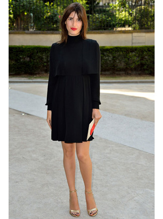 С чем носить черное свободное платье