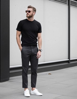С чем носить черную футболку мужчине лето