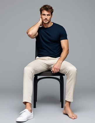 С чем носить черную футболку мужчине лето