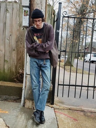 С чем носить черную футболку в 20 лет мужчине