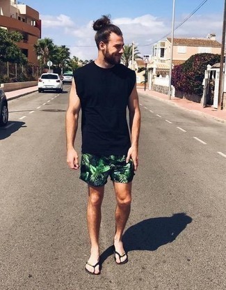 С чем носить черную футболку в 20 лет мужчине