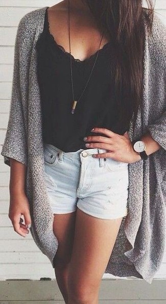 Какие кардиганы носить с черной майкой женщине
