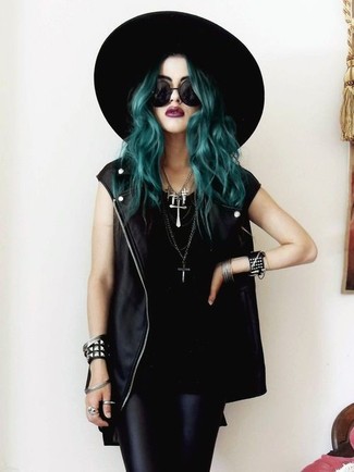 С чем носить черную майку женщине