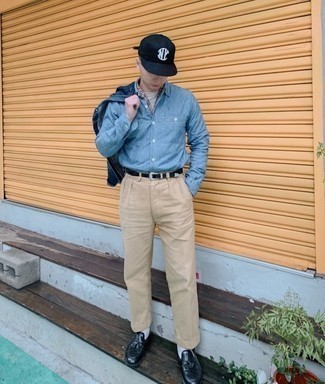 Какие джинсовые куртки носить с черными лоферами с кисточками