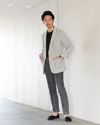 Какие джинсы носить с черными лоферами с кисточками