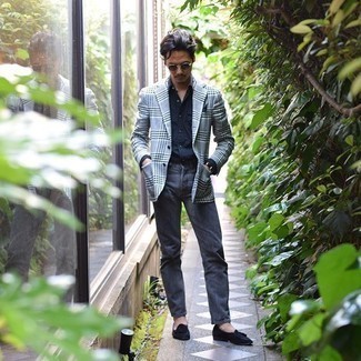 Какие джинсы носить с черными лоферами с кисточками