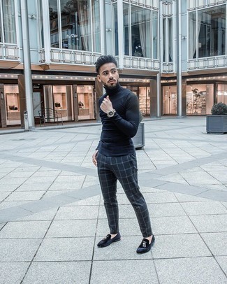 Какие водолазки носить с черными лоферами с кисточками