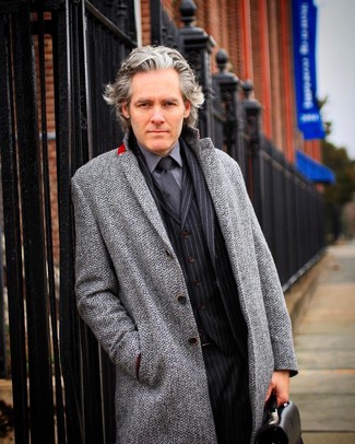 С чем носить черный костюм-тройку