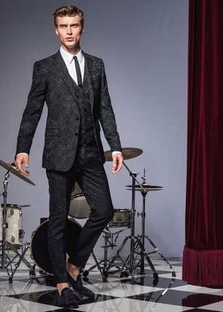 С чем носить черный костюм-тройку