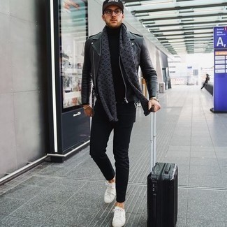 Как носить черную водолазку с черной косухой мужчине