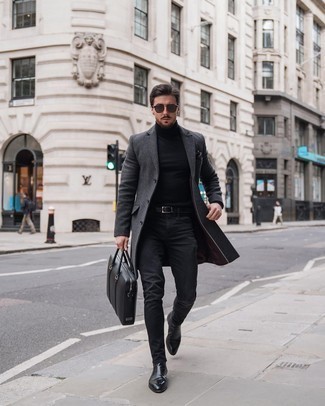 Как носить черную водолазку с черными джинсами мужчине