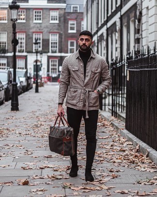 Как носить черную водолазку с черными рваными джинсами мужчине