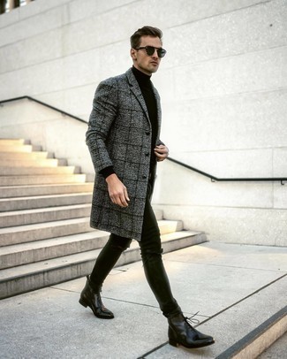 Как носить черную водолазку с черными рваными джинсами мужчине