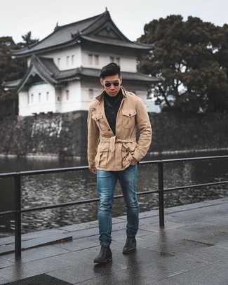 Как носить черную водолазку с синими джинсами мужчине