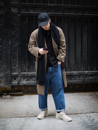 Как носить черную водолазку с синими джинсами мужчине