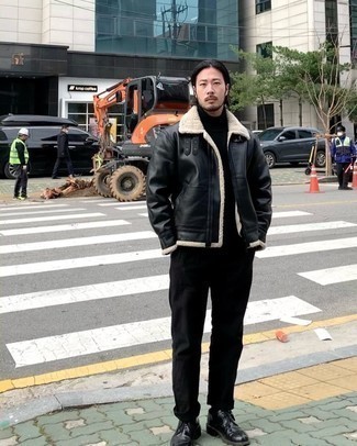 Какие туфли дерби носить с черной водолазкой