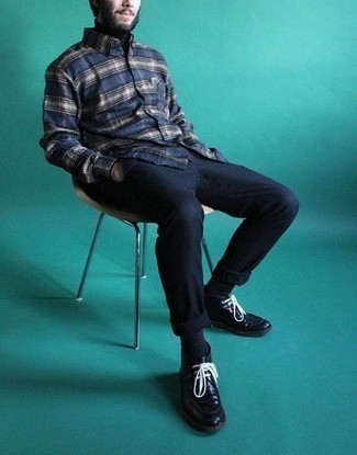 Какие ботинки дезерты носить с черной водолазкой