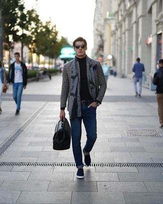 Как носить черную водолазку с серым пиджаком мужчине