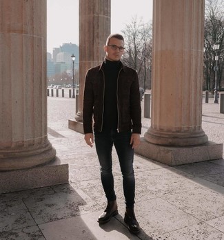 Как носить черную водолазку с серыми джинсами мужчине