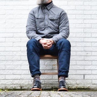 Как носить черную водолазку с серой курткой-рубашкой мужчине