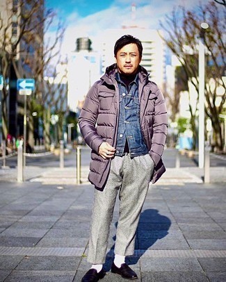 Как носить черную водолазку с серыми шерстяными брюками чинос