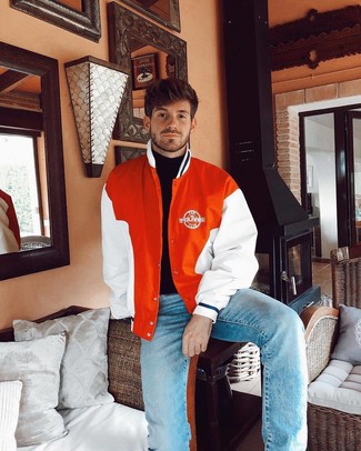 Как носить черную водолазку с голубыми джинсами мужчине