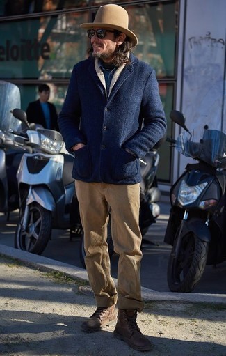 Какое полупальто носить с черной водолазкой