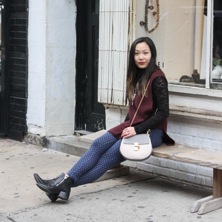 Какие узкие брюки носить с черной водолазкой