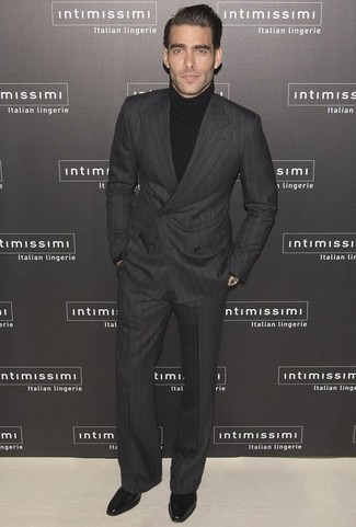 Какие костюмы носить с черной водолазкой