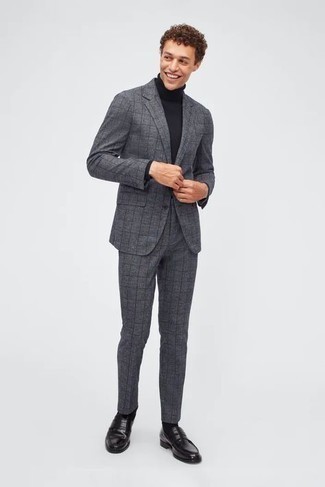 Какие костюмы носить с черной водолазкой