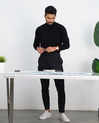 Как носить черную водолазку с белыми низкими кедами мужчине