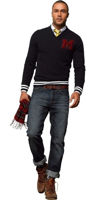 С чем носить черный свитер с v-образным вырезом мужчине