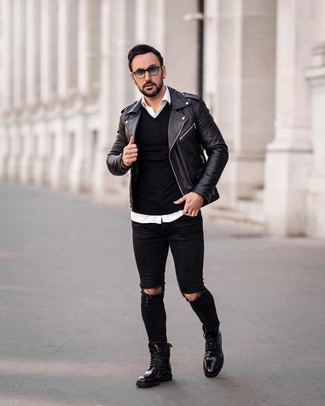 С чем носить черный свитер с v-образным вырезом мужчине