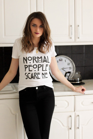 С чем носить черные бархатные брюки женщине