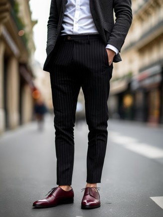 С чем носить черные брюки в вертикальную полоску мужчине