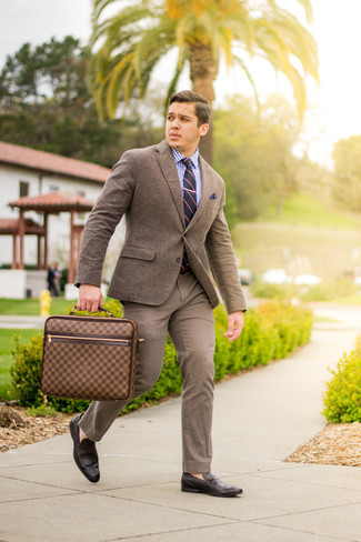 С чем носить черный галстук в вертикальную полоску мужчине