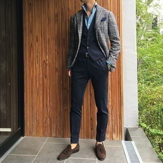 Как носить черный жилет с темно-серым пиджаком