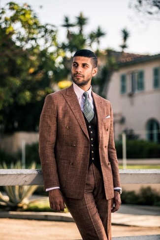 Какие двубортные пиджаки носить с черным жилетом