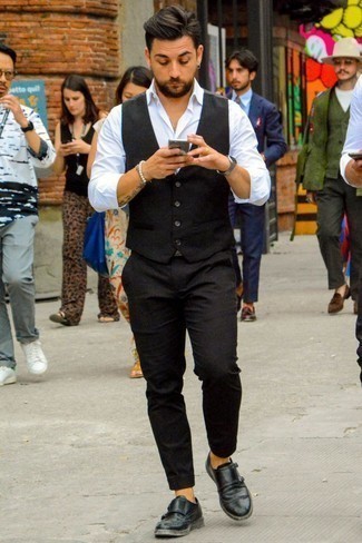 Какие монки с двумя ремешками носить с черным жилетом