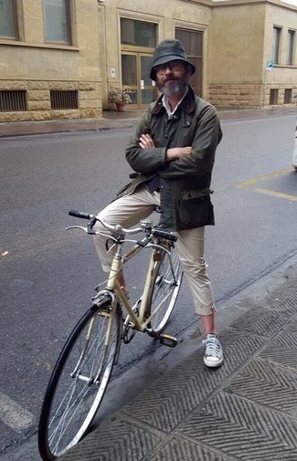 С чем носить черный жилет