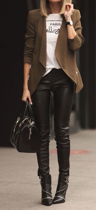 С чем носить черные часы женщине